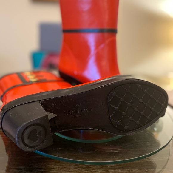 Kate Spade Red and Gold Winter Rain Boots with Glossy Finish - Picture 5 of 5